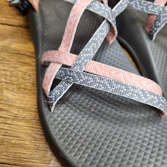 Chaco size 5 Juniors Grey Pink sandals adjustable straps hiking outdoor shoes - Picture 6 of 8